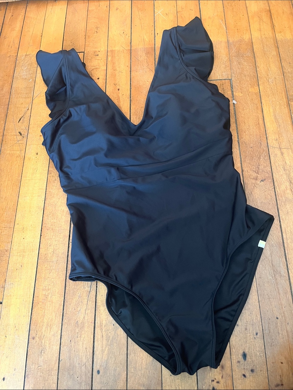 Summer salt Black One-Piece Swimsuit with Ruffle Shoulder